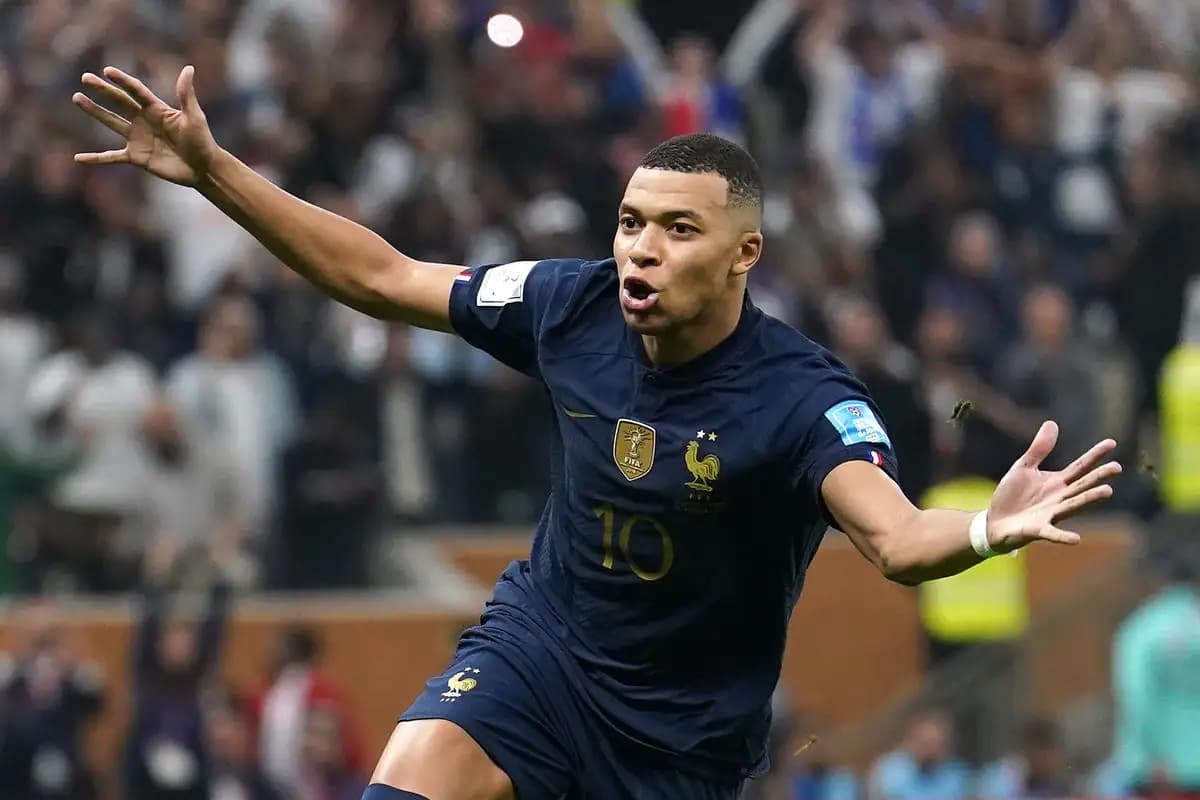 Kylian Mbappé Transfer Drama Intensifies as European Giants Prepare Shock Summer Move